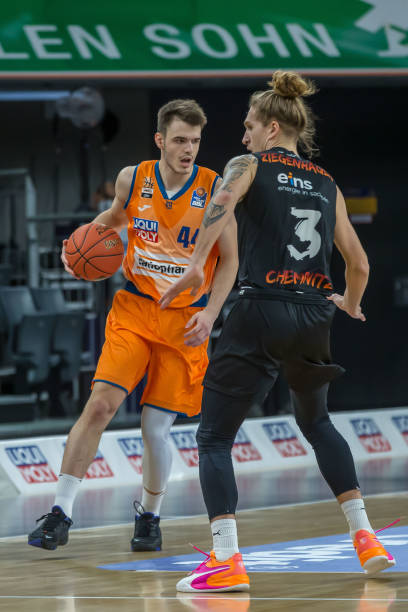 疑为这一领 疑为这一领