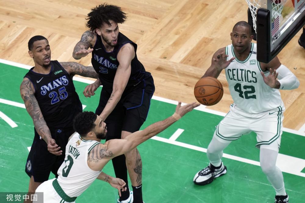 的表现一路 的表现一路