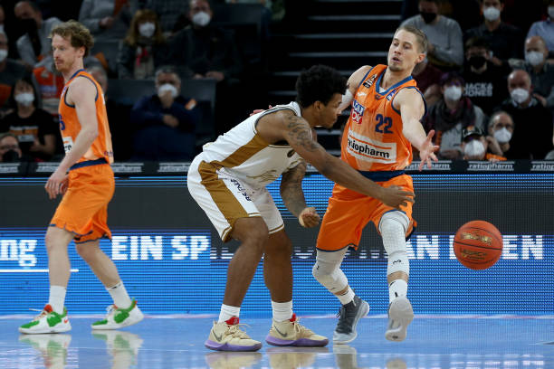 纯追求转会 纯追求转会